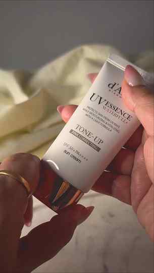 Sunscreen for that clean girl no makeup look ✨
Its part of m