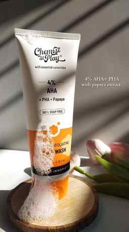 Grab this Exfoliating facewash from @chemistatplay.skincare 