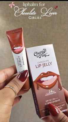 This chocolate lipbalm from @chemistatplay.skincare gives yo