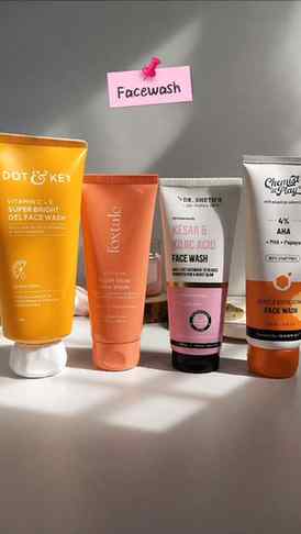 Check the details...👇🏻
1. Dot and key vit c+e facewash is