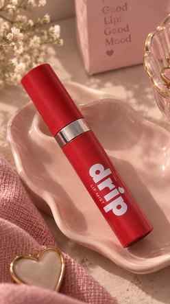 Living the MARS life using @reachedmars drip lip mist lip gl