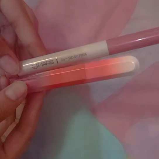 Pretty in pink shades 💄✨
@reachedmars
#pinklips #lipstick