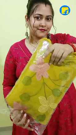 Mustard yellow saree under ₹950 from Flipkart 😍✨
Itni prett