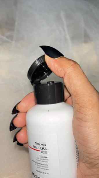 Minimalist Salicylic Acid Face Wash Review | Blackheads & Pi