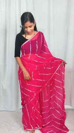 499 Lahariya Saree?! @meeshoapp
Perfect for Sawan 🌺
Comment
