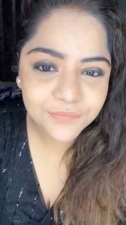 Ready for party ✨❣️
Moms kaisa laga mera ye look 👀
#mompart