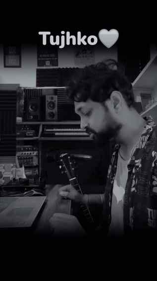 Sometimes, all you need is a guitar and a melody from the he