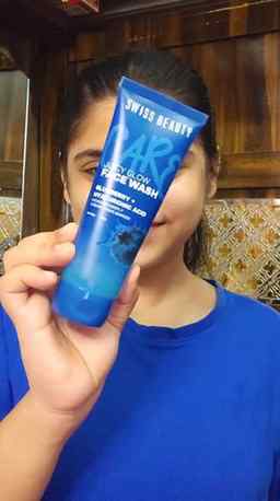 β¨Meet the Swiss Beauty care Juicy
Glow Face Wash range!β¨
Gi