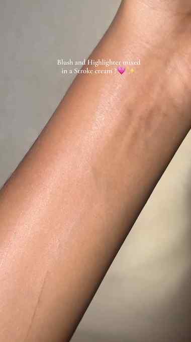 Are yiu a blush person🩷 or a Highlighter person🤍?
or Both�