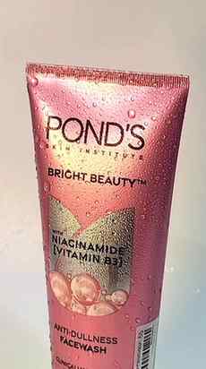 Glow starts with a clean base 💧
This gentle brightening fac