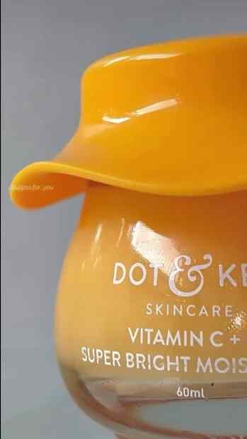 Dot & Key Vitamin C + E Super Bright Face Moisturizer is a l