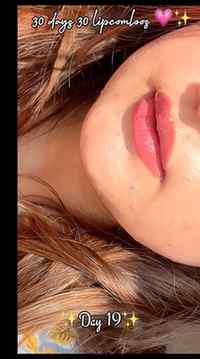 Day 19 of 30 days 30 lipcombos 💗✨
Lipliner - @reachedmars  