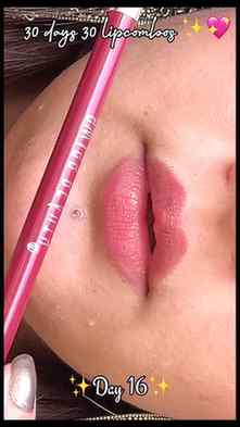 Day 16 of 30 days 30 lipcombos 💖✨
Lipliner - @officialswiss