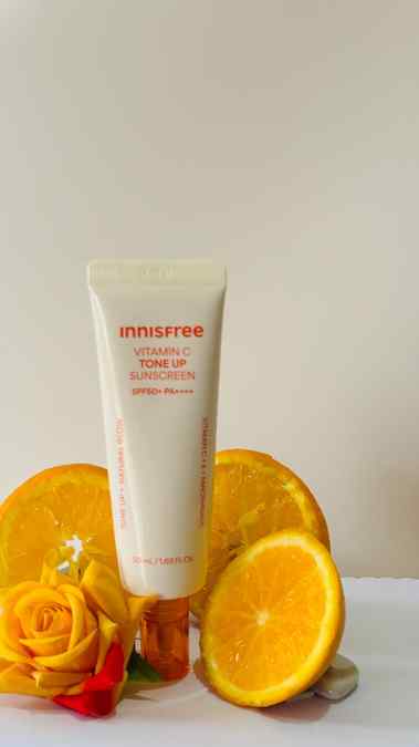 Innisfree Tone-Up Sunscreen ✨
SPF protection + instant brigh