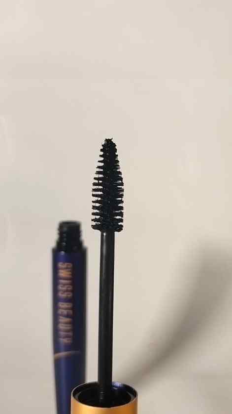 A good mascara doesn't need big claims—it just needs good re