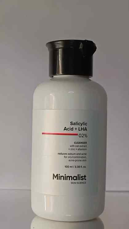 Oily skin? Breakouts? Excess sebum? Here's a cleanser worth 