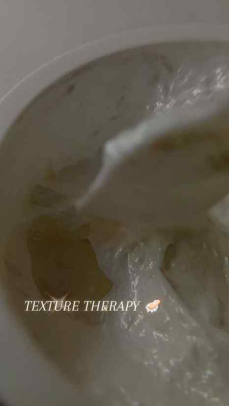 TEXTURE THERAPY 🦪✨

Soft textures, clean details & skincare