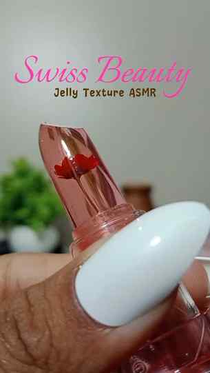 Soft, smooth, hydrated lips in seconds 💧
Your tint. Your p