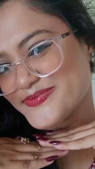 glossy lips, but make it festive ✨
06 Rose Rumbling understo