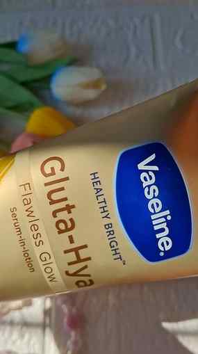 Vaseline Gluta-Hya Flawless Glow serum in lotion 🤌🤍
@vasel