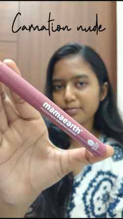 Mamaearth moisture matte longstay lipstick 
Very comfy smoot