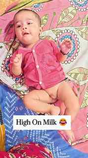 After breastmilk her condition be like 😂😂
Milk drunk baby,