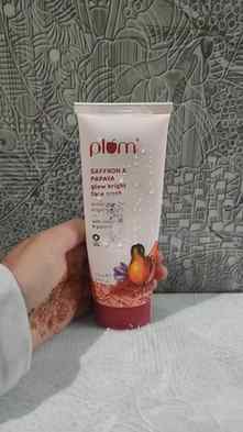 Plum Saffron and Papaya Glow Bright Facewash with Vitamin B