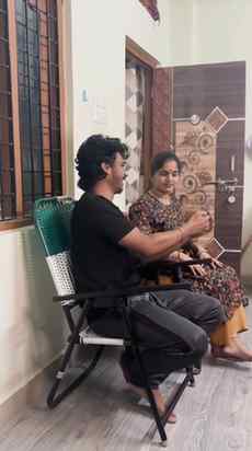 Caption endukule kani meeru emanukunnaro comments lo cheppes