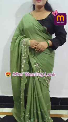 Meesho se ye beautiful green saree order ki thi 💚✨
Aur hone