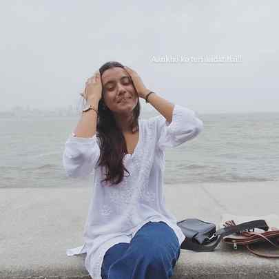 Sea side and love

#sealovers #mumbaidiaries #photodump #ᴇxᴘ