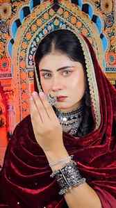 Recreating the timeless Mehrunisa look from Padmaavat ✨
Love