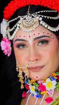 मोहे ऐसे ना छेड़ो साँवरे… 🙈🦚💗
.
.
.
#RadhaKrishna #RadheR