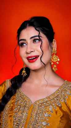 A little recreation of Madhuri Dixit’s timeless beauty❤️
.
.