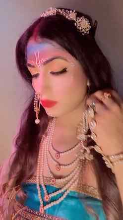 Lost in devotion. πΈ My take on the eternal Radha Rani look.
