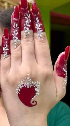 Alta Pen actually helps to create mehendi designs on this Na