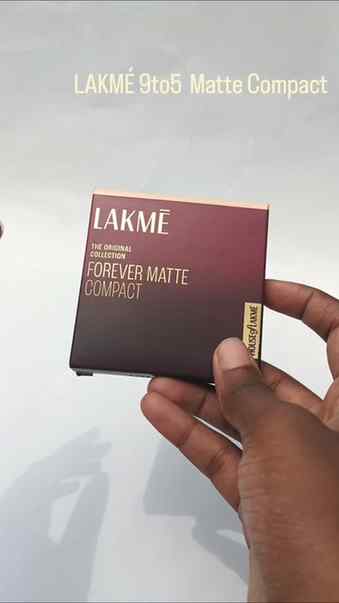 Matte finish, smooth look & everyday confidence. 🤍✨ @lakmei