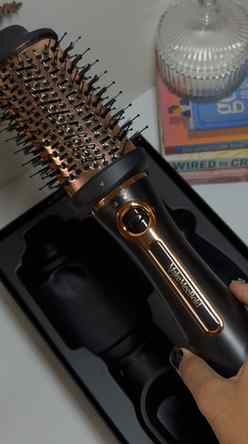 One brush, 3 hair goals ✨💗
Detangle, style & smooth — all i