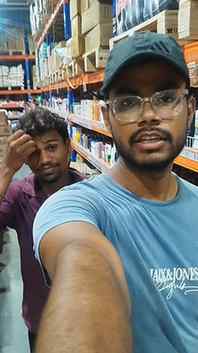 Pehla vlog h guys 🤣
Comment me btao kaisa h🤣