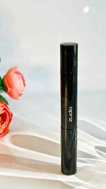 Zudio liquid eyeliner 🪞✨.......

Save & Follow @vogueveda__