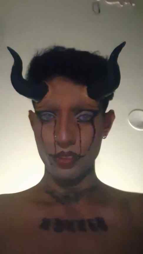 Spooky season ain't over yet....
(Halloween,  Makeup,  Spook