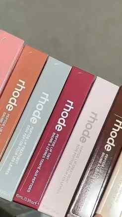 “Currently obsessed with the rhode Peptide Lip Tint 💋✨
A be