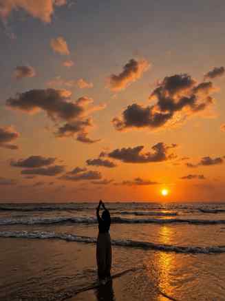Chasing sunsets, collecting memories. 🌅✨

#goa #goadiaries 