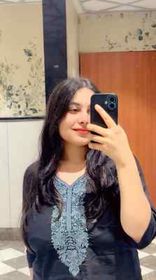 Kaisi lg rhi hu?🙈 #instagramreels #viral #aesthetic #creati