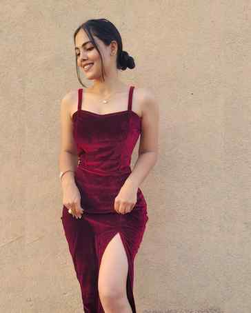 A sass a day keeps the basics away.🍷🤍