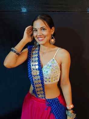 Smile constant😬 #grabanight
.
.
.
.
.
[garba,dandiya night