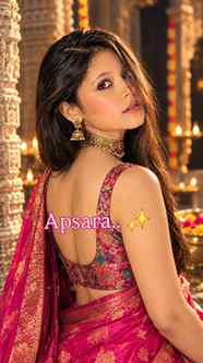 Apsara Aali… ✨”

A Bengali girl trying a little Marathi magi