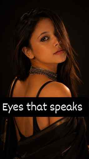 That looks back 😧🖤
#sareelove #indianfashion ##astheticvi