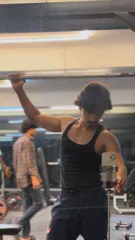 Ham tho hai gym ke boss 😁🚀
..
..
..
..
..
#fitnessjourney 