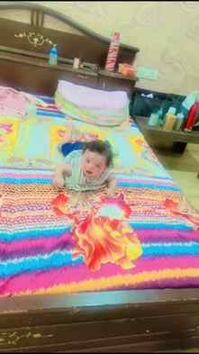 "Mumma soch rahi thi aaj ghar par aaram karenge... *Lekin ba