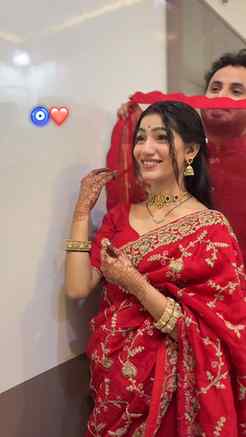 Gharwala..🧿🙈
.
.
.
.
#couplegoal #husbandwife care love